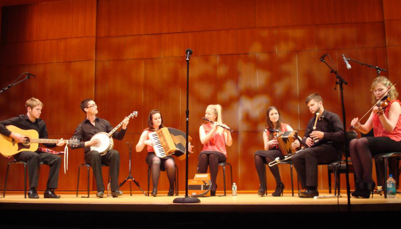 Live performance of the DkIT Ceol Oirghialla Traditional Music Ensemble
